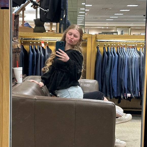 Meet your Posher, Andrea - Picture 7 of 8